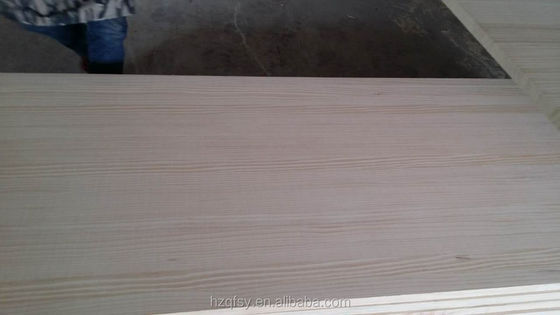 워크샵 소나무 나무판 480-550kg/m3 밀도의 맞춤형 고형 소나무판