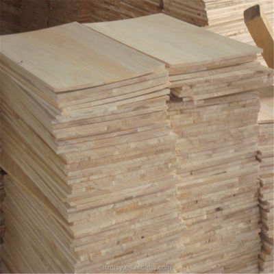 고형 나무 보드 파울루니아 목재 1220*2240mm 크기와 밀도 300-310kg/m3