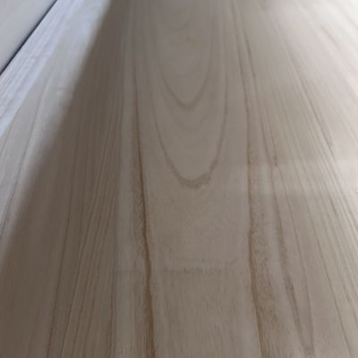 가정용 AA 목재 패널 천연 목재 마무리에서 자연 가정 디자인을위한 파울루니아 나무로 만들어졌습니다.