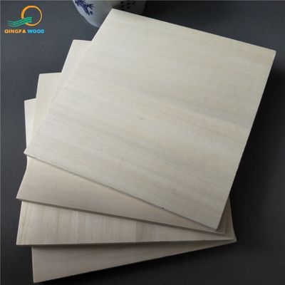 280-300kgs/Cbm 밀도 팝러 목재 목재 작업 프로젝트에 대한 목재