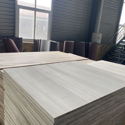 집에서 목재를 만드는 밀도 8mm 파울루니아 목판 밀도 280-300kg/cbm
