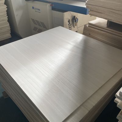 집에서 목재를 만드는 밀도 8mm 파울루니아 목판 밀도 280-300kg/cbm