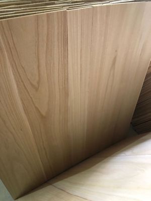 2440x1220 또는 1200x600 FSC 인증과 함께 12mm 크기의 압축 된 파울루니아 나무판