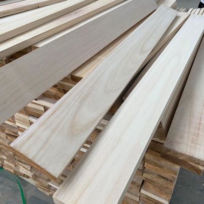 전통 가구 및 목조 공예품에 사용 되는 파울루니아 목재